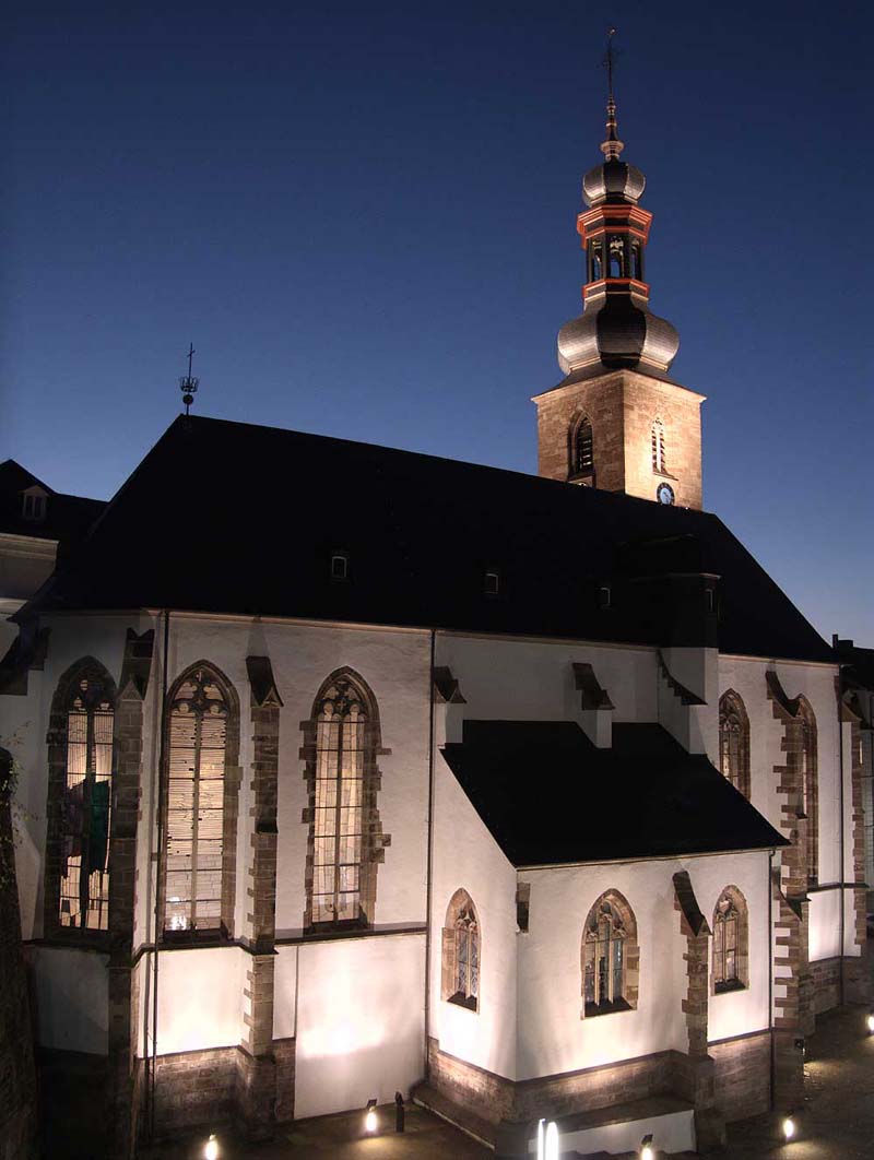 Schlosskirche mit neuer Turmspitze